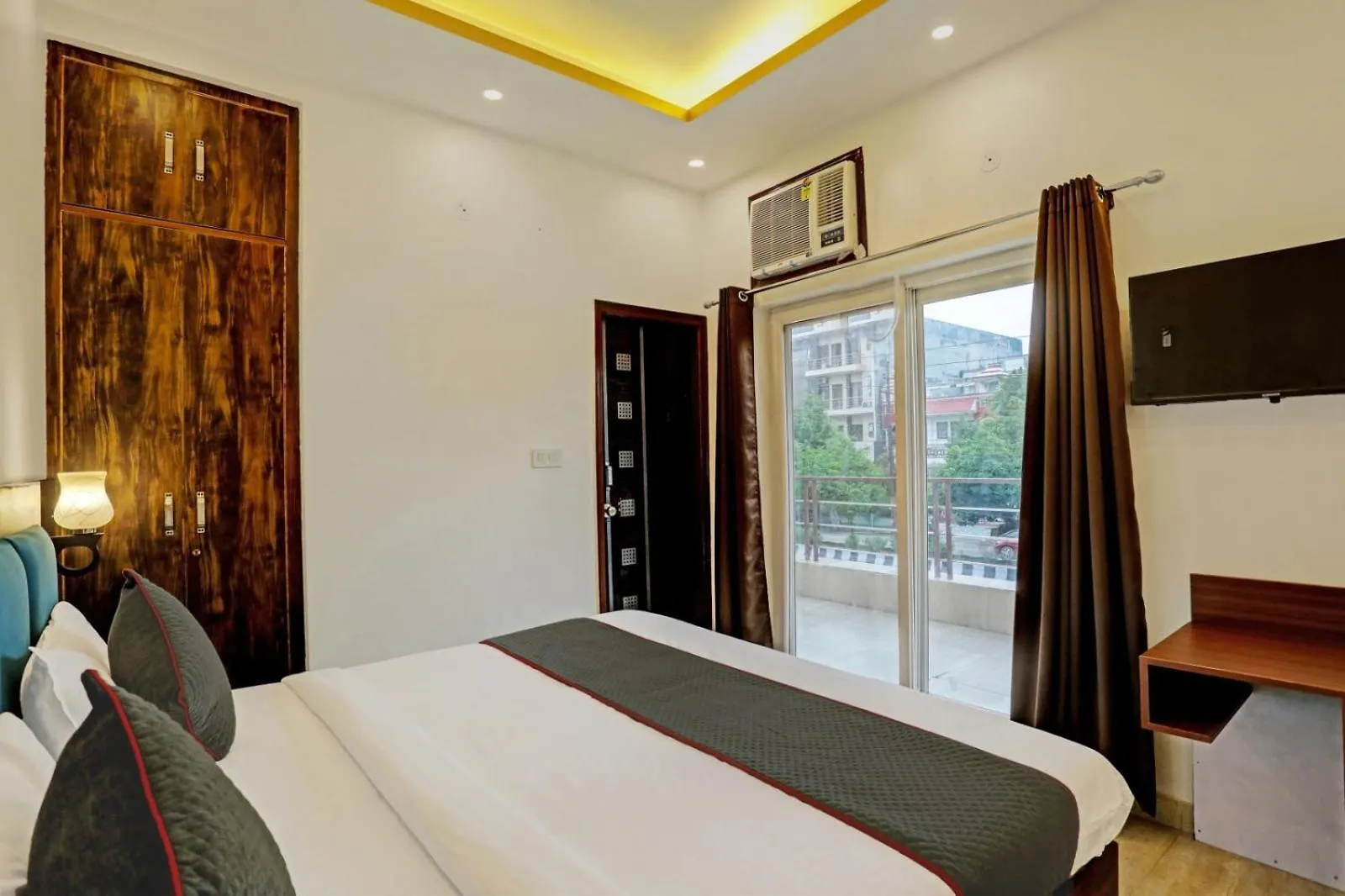 Hotel Grand King Plaza New Delhi