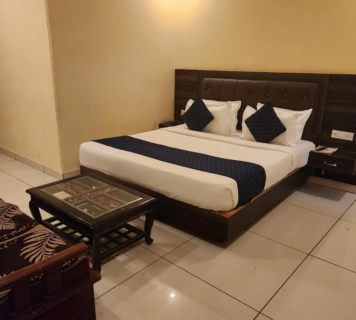 Hotel Grand King Plaza New Delhi 4*,