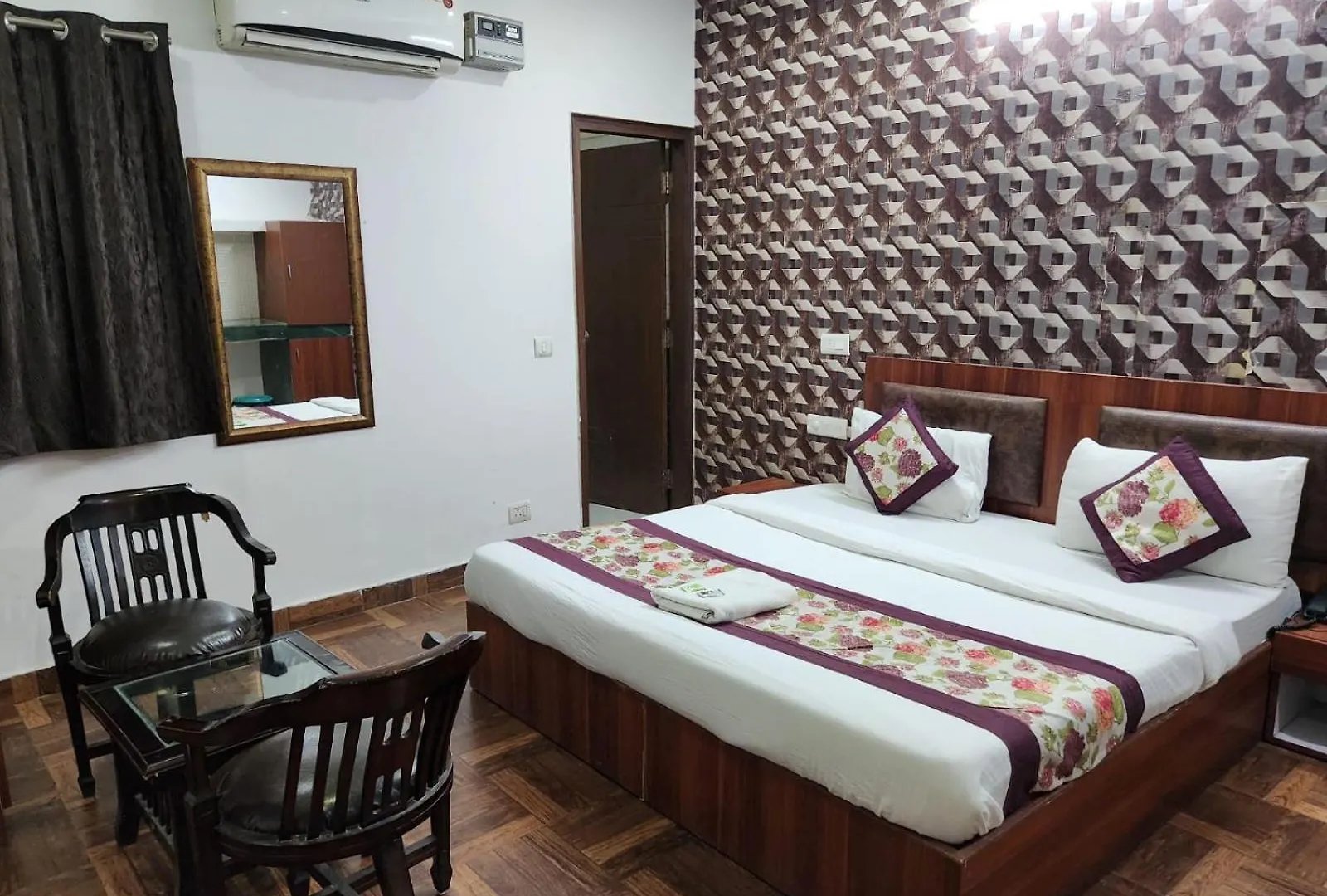 Hotel Grand King Plaza New Delhi India